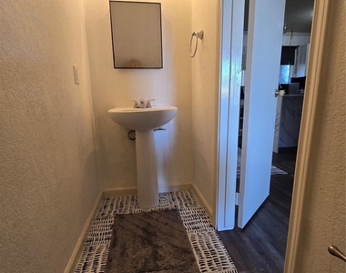 6402 Frosty Brook Drive - Photo Thumbnail 6