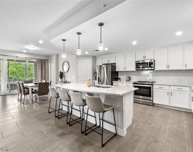 172 Indies Drive E - Photo Thumbnail 11