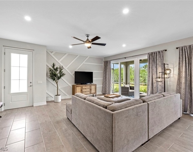 172 Indies Drive E - Photo Thumbnail 5