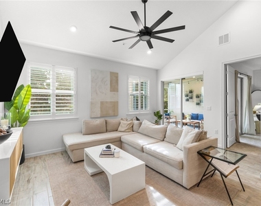 4714 Arboretum Circle - Photo Thumbnail 9