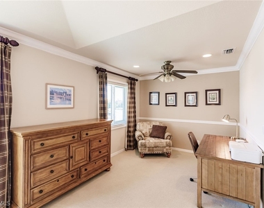 7859 Berkshire Pines Drive - Photo Thumbnail 22