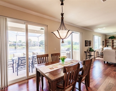 7859 Berkshire Pines Drive - Photo Thumbnail 12