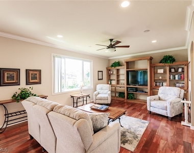 7859 Berkshire Pines Drive - Photo Thumbnail 8