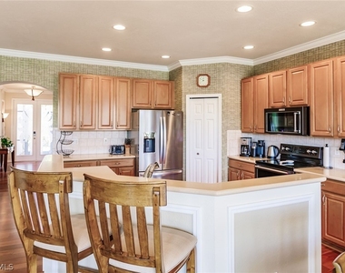 7859 Berkshire Pines Drive - Photo Thumbnail 10