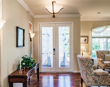 7859 Berkshire Pines Drive - Photo Thumbnail 3
