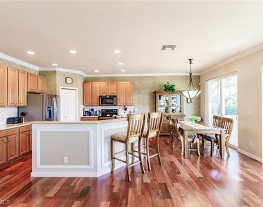 7859 Berkshire Pines Drive - Photo Thumbnail 9