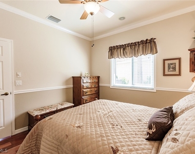 7859 Berkshire Pines Drive - Photo Thumbnail 16