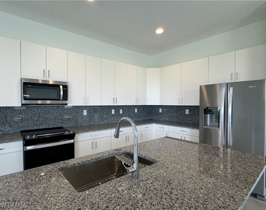 5286 Nevola Avenue - Photo Thumbnail 12