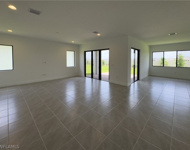 5286 Nevola Avenue - Photo Thumbnail 4