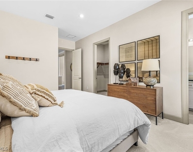 15274 Arpino Court - Photo Thumbnail 21