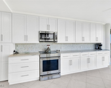 4041 Gulf Shore Boulevard N - Photo Thumbnail 13