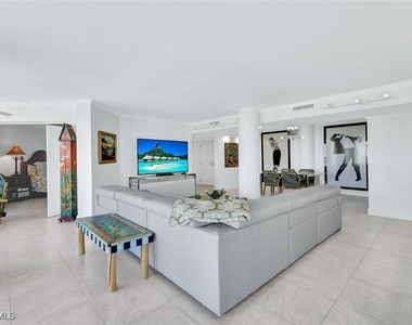 4041 Gulf Shore Boulevard N - Photo Thumbnail 3