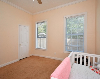 504 Green Street - Photo Thumbnail 10