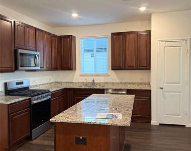 17907 Baleage Lane - Photo Thumbnail 7