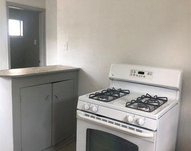404 James Street - Photo Thumbnail 5