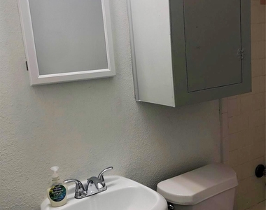 404 James Street - Photo Thumbnail 6