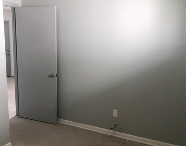 404 James Street - Photo Thumbnail 7