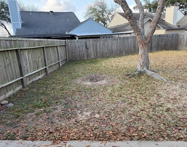 13123 Chipman Glen Drive - Photo Thumbnail 37