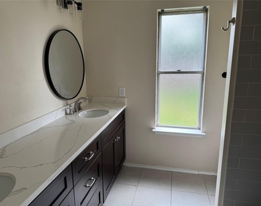 13123 Chipman Glen Drive - Photo Thumbnail 17