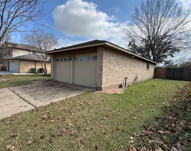 13123 Chipman Glen Drive - Photo Thumbnail 7