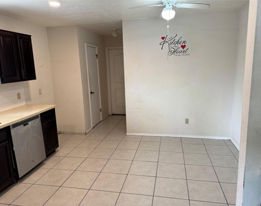 13123 Chipman Glen Drive - Photo Thumbnail 33