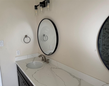 13123 Chipman Glen Drive - Photo Thumbnail 16