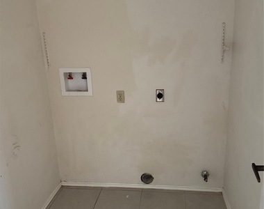 13123 Chipman Glen Drive - Photo Thumbnail 23