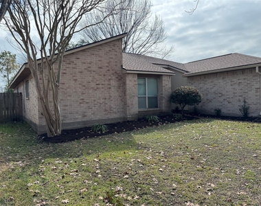 13123 Chipman Glen Drive - Photo Thumbnail 2