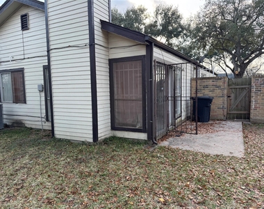 13123 Chipman Glen Drive - Photo Thumbnail 40