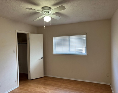 13123 Chipman Glen Drive - Photo Thumbnail 27