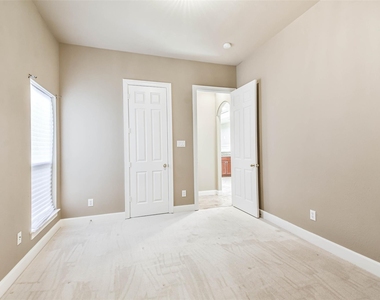 11511 Gallant Ridge - Photo Thumbnail 32