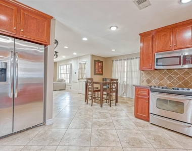 711 Lodgehill Lane - Photo Thumbnail 16
