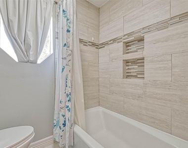 711 Lodgehill Lane - Photo Thumbnail 23