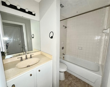 728 Bering Drive - Photo Thumbnail 6