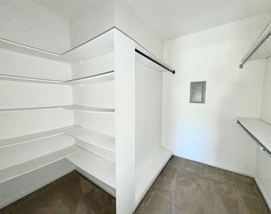 728 Bering Drive - Photo Thumbnail 9