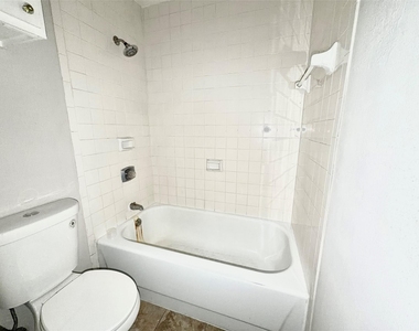 728 Bering Drive - Photo Thumbnail 7