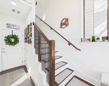 1404 Spring Street - Photo Thumbnail 8
