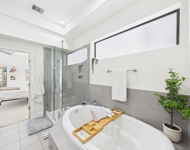 1404 Spring Street - Photo Thumbnail 34