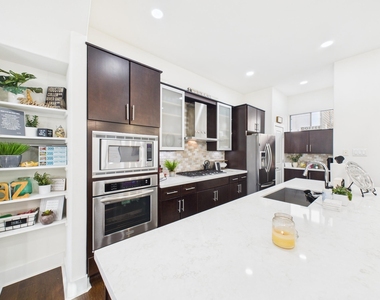 1404 Spring Street - Photo Thumbnail 17