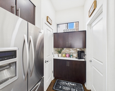 1404 Spring Street - Photo Thumbnail 19