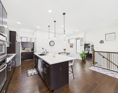 1404 Spring Street - Photo Thumbnail 18