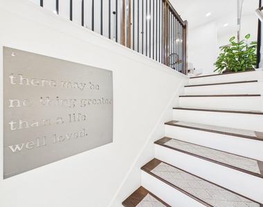 1404 Spring Street - Photo Thumbnail 9