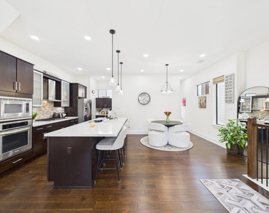 1404 Spring Street - Photo Thumbnail 16