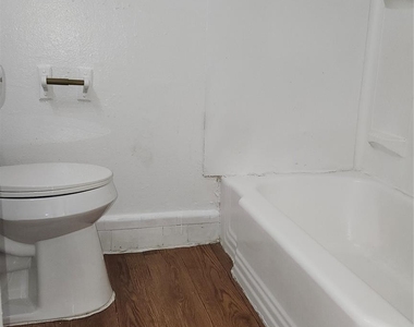 105 Avondale Street - Photo Thumbnail 6