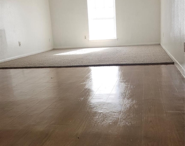 105 Avondale Street - Photo Thumbnail 3