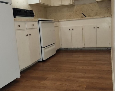 105 Avondale Street - Photo Thumbnail 1