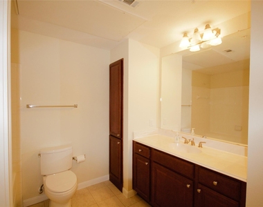 7575 Kirby Drive - Photo Thumbnail 2