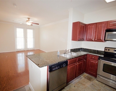 7575 Kirby Drive - Photo Thumbnail 14