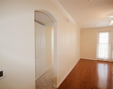 7575 Kirby Drive - Photo Thumbnail 7