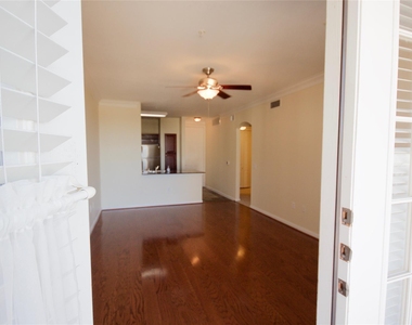 7575 Kirby Drive - Photo Thumbnail 1